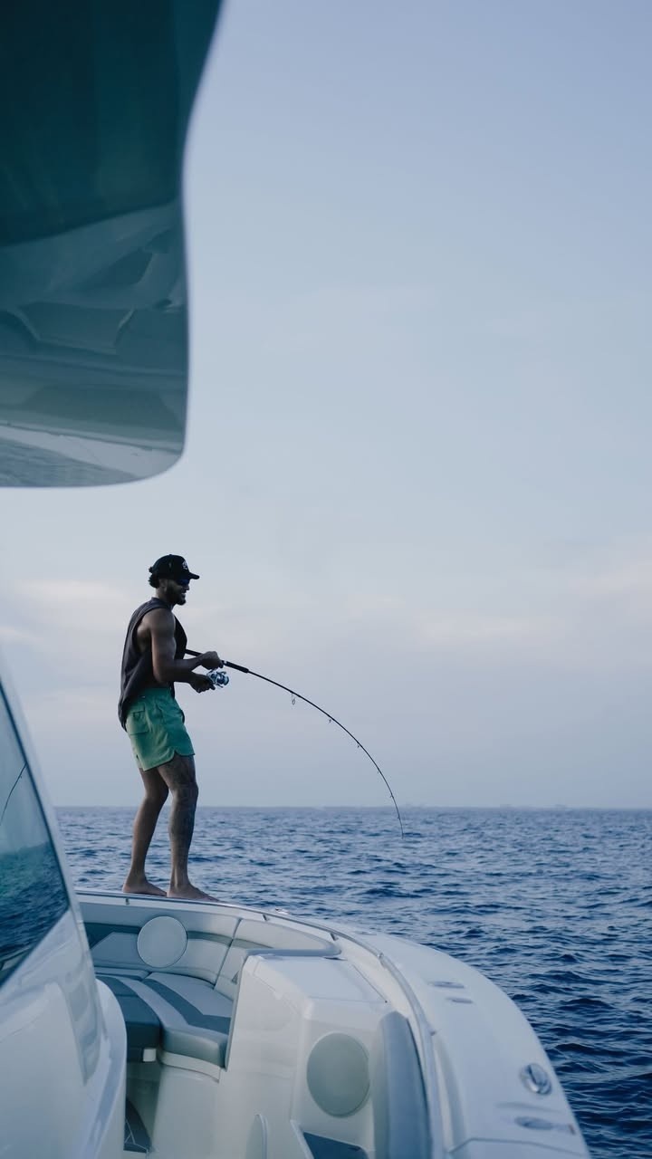 开云体育网址-还搁那🎣呢！本-西蒙斯更新社媒 晒出两张出海钓鱼照片