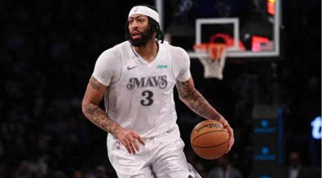 开云体育网址-34+15+5+准绝杀！戴维斯打出独行侠生涯最强一战